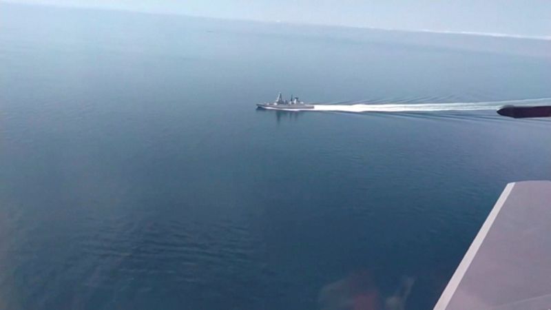 Imagem registrada pelo Ministério da Defesa russa mostra, supostamente, navio da Marinha Britânica no Mar Negro