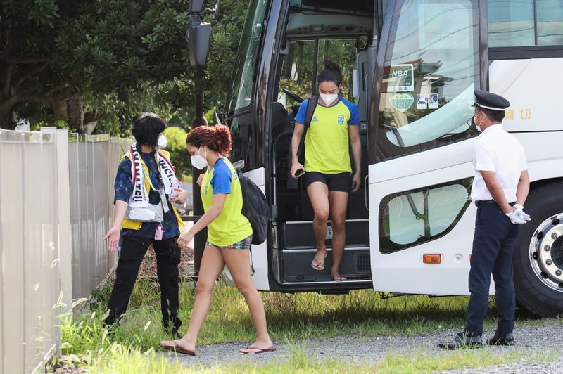 Equipe olímpica de judô do Brasil chega para treinamento em ginásio em Hamamatsu, no Japão