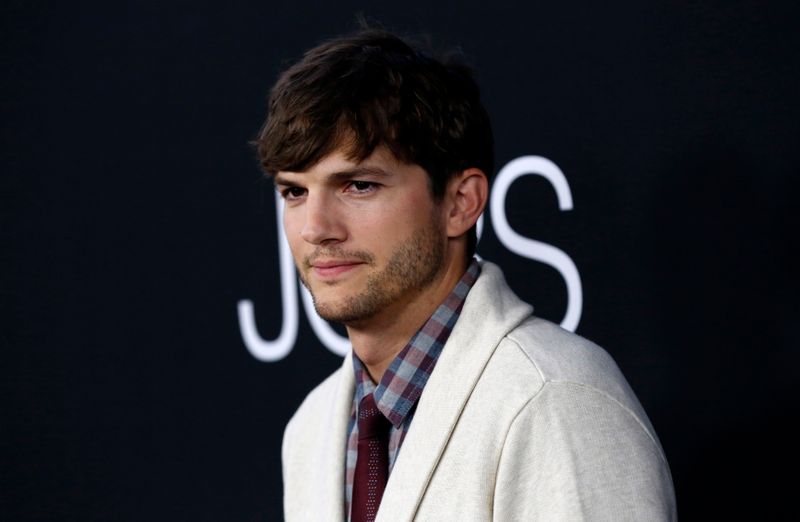 Ator Ashton Kutcher. 13/8/2013. REUTERS/Mario Anzuoni