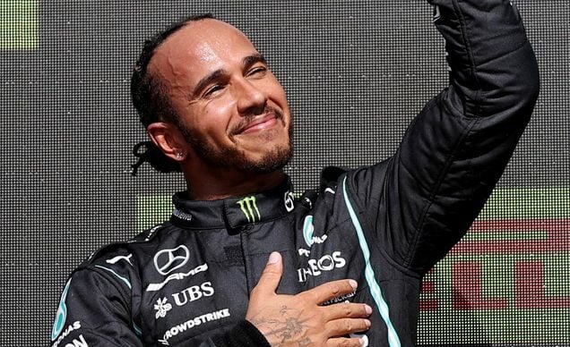 Lewis Hamilton comemora vitória em Silverstone