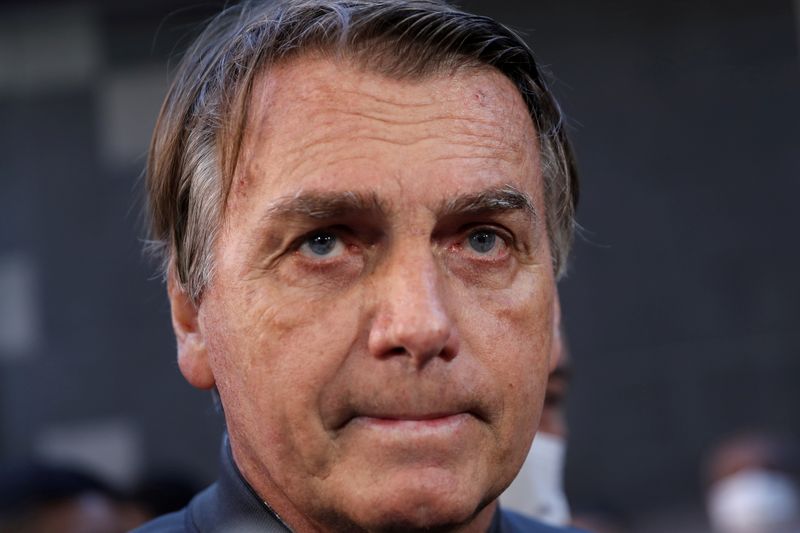 Presidente Jair Bolsonaro deixa hospital em São Paulo