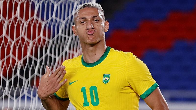 Richarlison comemora gol marcado contra Alemanha na estreia da seleção brasileira na Olimpíada de Tóquio