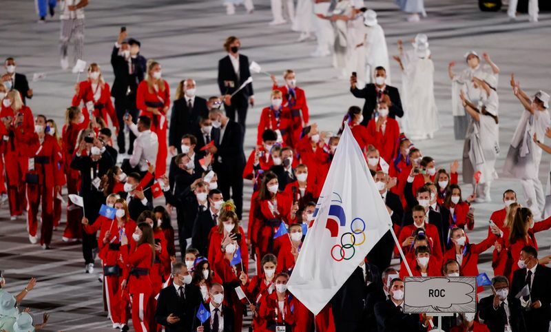 Atletas russos desfilam na abertura dos Jogos de Tóquio