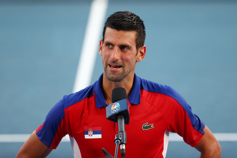 Novak Djokovic fala com a imprensa após vencer partida durante os Jogos de Tóquio