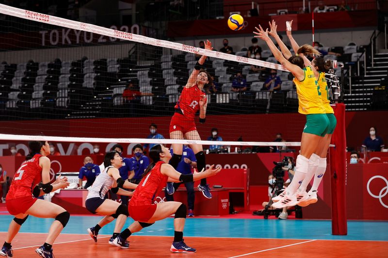 Brasil vence Japão em 3 sets