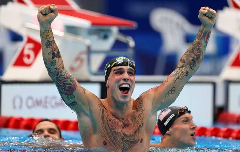 Bruno Fratus celebra medalha de bronze nos 50m livre Bruno Fratus celebra medalha de bronze nos 50m livre