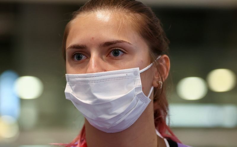 Krystsina Tsimanouskaya no aeroporto em Tóquio Krystsina Tsimanouskaya no aeroporto em Tóquio