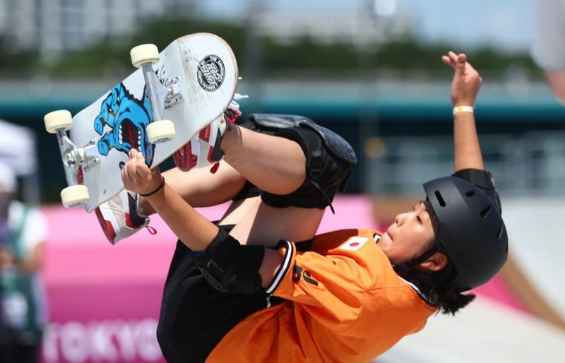 Japonesa  Misugu Okamoto durante competição de skate park na Olimpíada de Tóquio