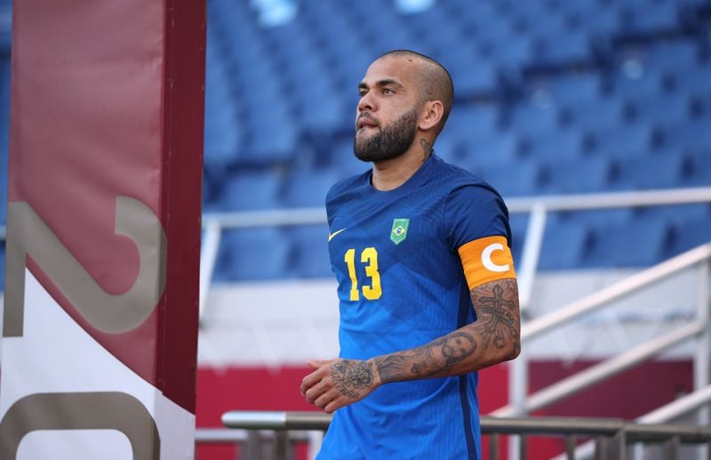 Daniel Alves durante partida entre Brasil e Arábia Saudita pelo torneio de futebol masculino da Olimpíada de Tóquio