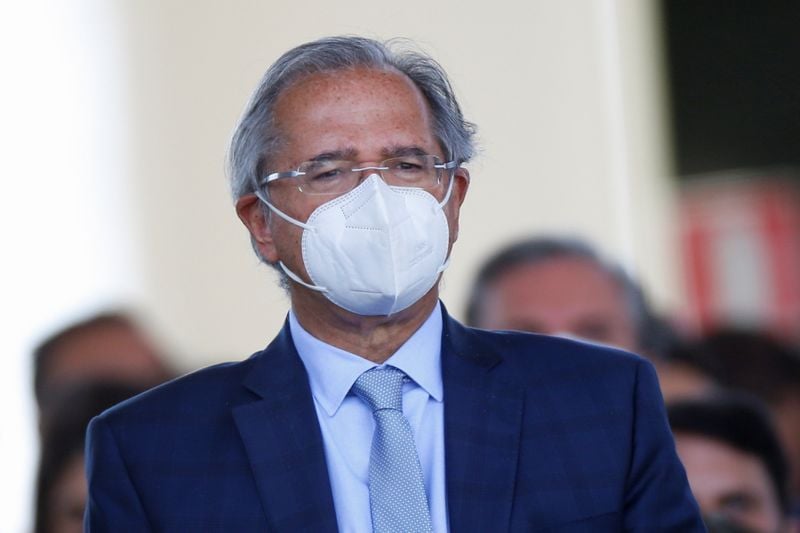 “Qual que é o problema agora que a energia vai ficar um pouco mais cara?”, questiona Guedes
