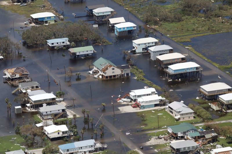 Vista aérea de área inundada em Grand Isle, no Estado norte-americano da Lousiana, após passagem do furacão Ida Vista aérea de área inundada em Grand Isle, no Estado norte-americano da Lousiana, após passagem do furacão Ida