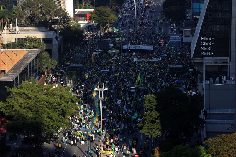 Apoiadores do presidente Jair Bolsonaro durante ato na Avenida Paulista Apoiadores do presidente Jair Bolsonaro durante ato na Avenida Paulista