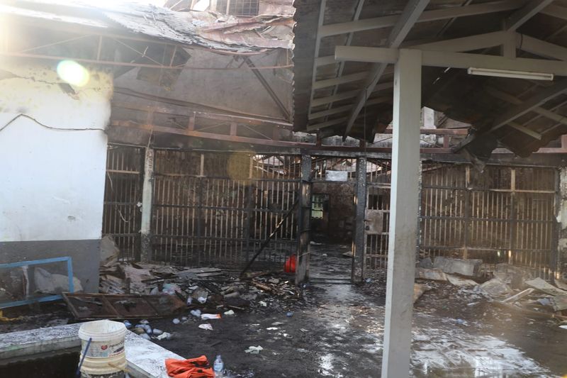 Incêndio em prisão da Indonésia