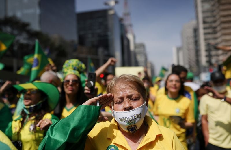 Apoiadores de Bolsonaro participam de manifestação em São Paulo