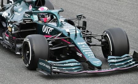 Sebastian Vettel pilota carro da Aston Martin dueante treino para o Grande Prêmio da Itália de Fórmula 1