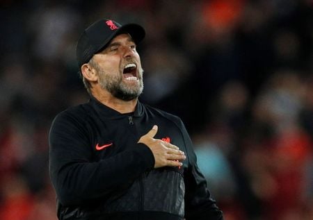 Juergen Klopp durante partida do Liverpool contra o Milan pela Liga dos Campeões