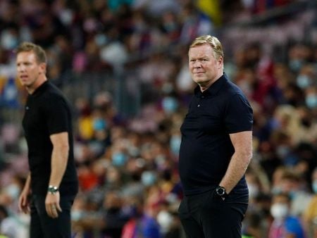 Ronald Koeman durante partida do Barcelona contra o Bayern de Munique pela Liga dos Campeões