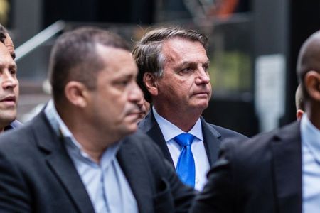 Presidente Jair Bolsonaro deixa hotel em Nova York