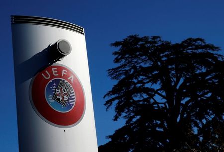 Logo da Uefa na sede da entidade em Nyon, na Suíça