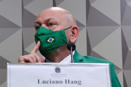 Empresário Luciano Hang presta depoimento à CPI da Covid no Senado