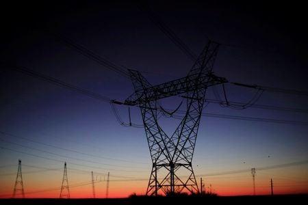 Linhas de transmissão de energia perto de Brasília