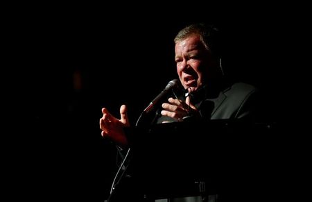 William Shatner em performance no The Canyon Club