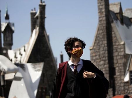 Fã de Harry Potter visita parque da Universl na Califórnia