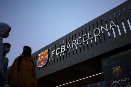 Logo do Barcelona no Camp Nou