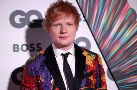 Ed Sheeran durante premiação em Londres Ed Sheeran durante premiação em Londres