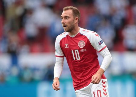 Christian Eriksen durante partida da Dinamarca contra a Finlândia pela Euro 2020