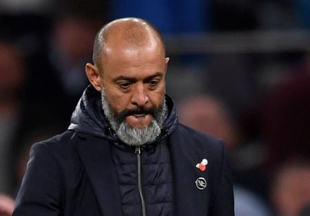 Nuno Espírito Santo durante partida entre Tottenham e Manchester United pelo Campeonato Inglês
