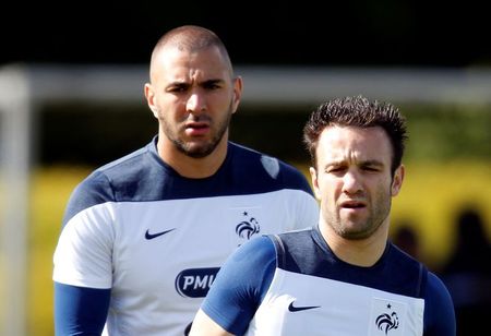 Karim Benzema e Mathieu Valbuena durante treinamento da seleção da França em Clairefontaine em 2014