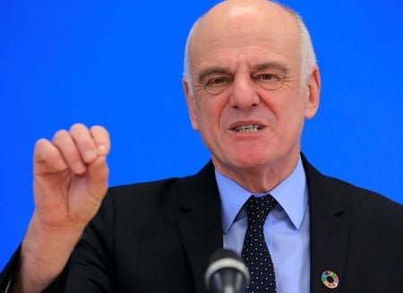 David Nabarro durante entrevista coletiva em Genebra