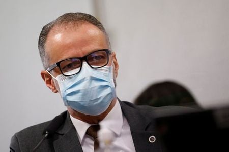 Presidente da Anvisa em sessão no Senado