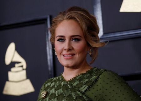 Adele chega para cerimônia do Grammy em 2017 Adele chega para cerimônia do Grammy em 2017