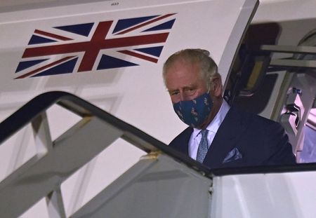Príncipe Charles chega a Barbados