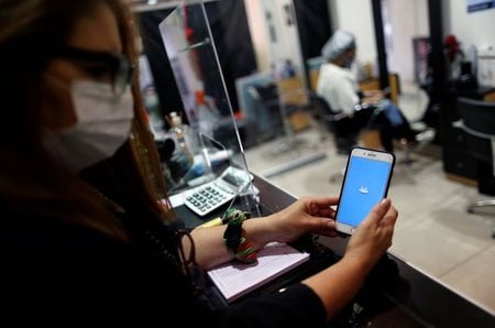 Aplicativo do Mercado Pago em dispositivos móveis, em Buenos Aires, Argentina