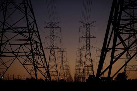 Linhas de transmissão de energia na região de Brasília (DF)