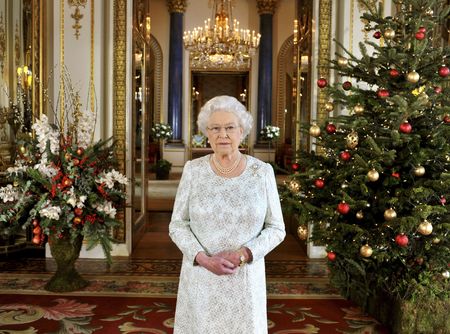 Rainha britânica Elizabeth durante pronunciamento no Palácio de Buckingham