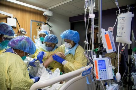 Paciente de Covid-19 internado em UTI de hospital em Toronto, no Canadá