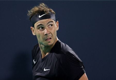 Rafael Nadal em torneio de exibição em Abu Dhabi