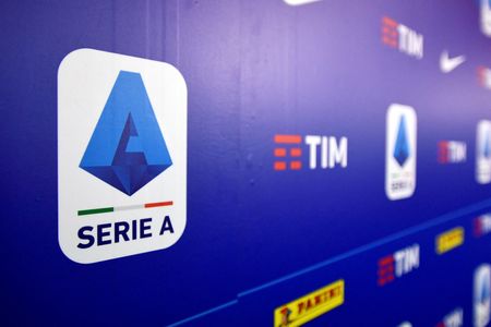 Logo da liga italiana de futebol na sede da entidade em Milão