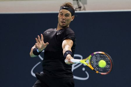 Rafael Nadal durante partida em Abu Dhabi