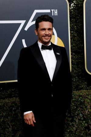 Ator James Franco posa para foto durante o Globo de Ouro de 2018