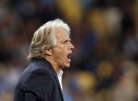 Técnico Jorge Jesus durante partida do Benfica