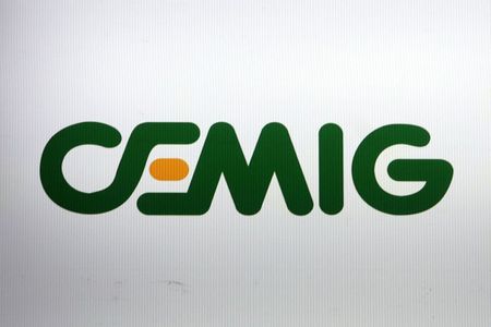 Logo da Cemig em painel na bolsa de valores de São Paulo