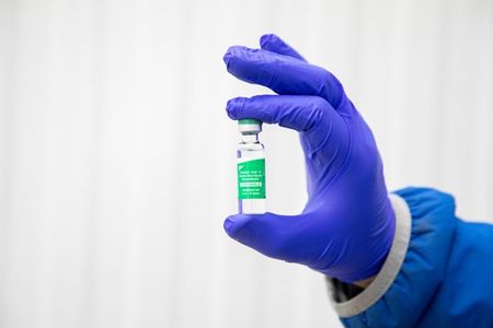 Frasco da vacina da AstraZeneca contra Covid-19 no Canadá Frasco da vacina da AstraZeneca contra Covid-19 no Canadá