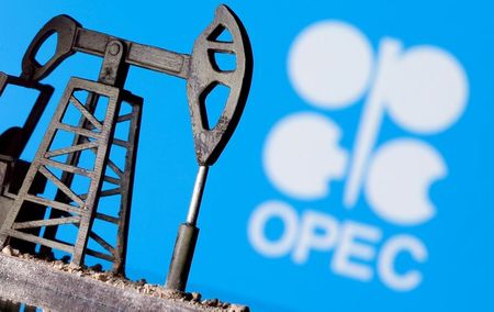 Ilustração mostra bomba de petróleo em frente ao logo da Opep Ilustração mostra bomba de petróleo em frente ao logo da Opep