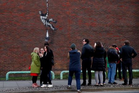 Mural do artista Banksy em Reading, na Inglaterra Mural do artista Banksy em Reading, na Inglaterra
