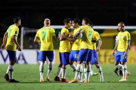 Jogadores do Brasil em jogo contra a Venezuela Jogadores do Brasil em jogo contra a Venezuela